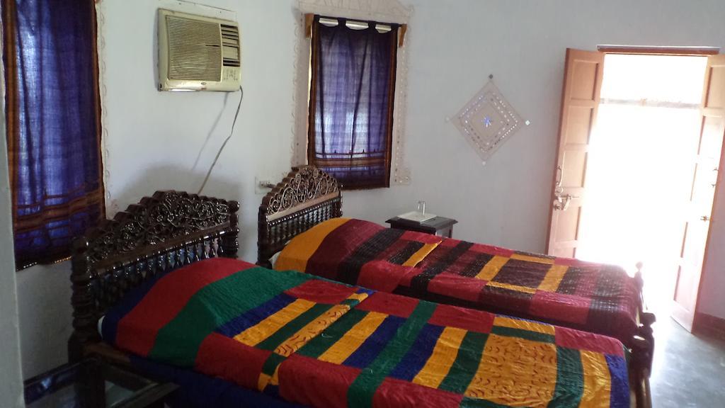 Kutch Safari Lodge Bhuj Quarto foto